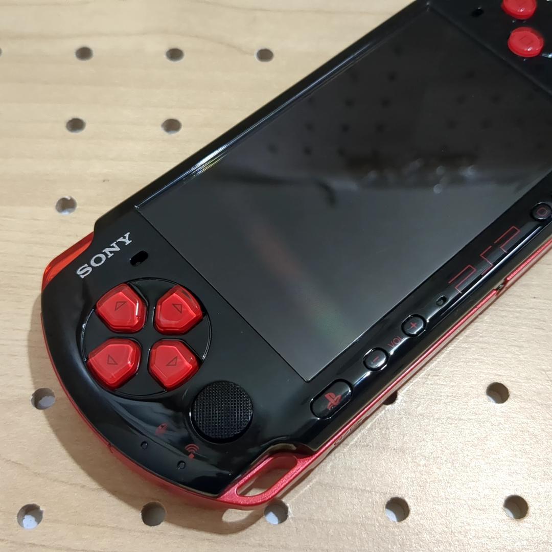 動作品 / 点検・整備済み psp3000 本体 レッド×ブラック（付属品あり）