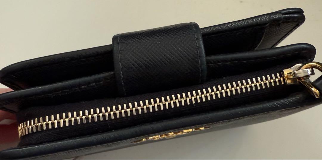 PRADA プラダ 二つ折り財布 黒