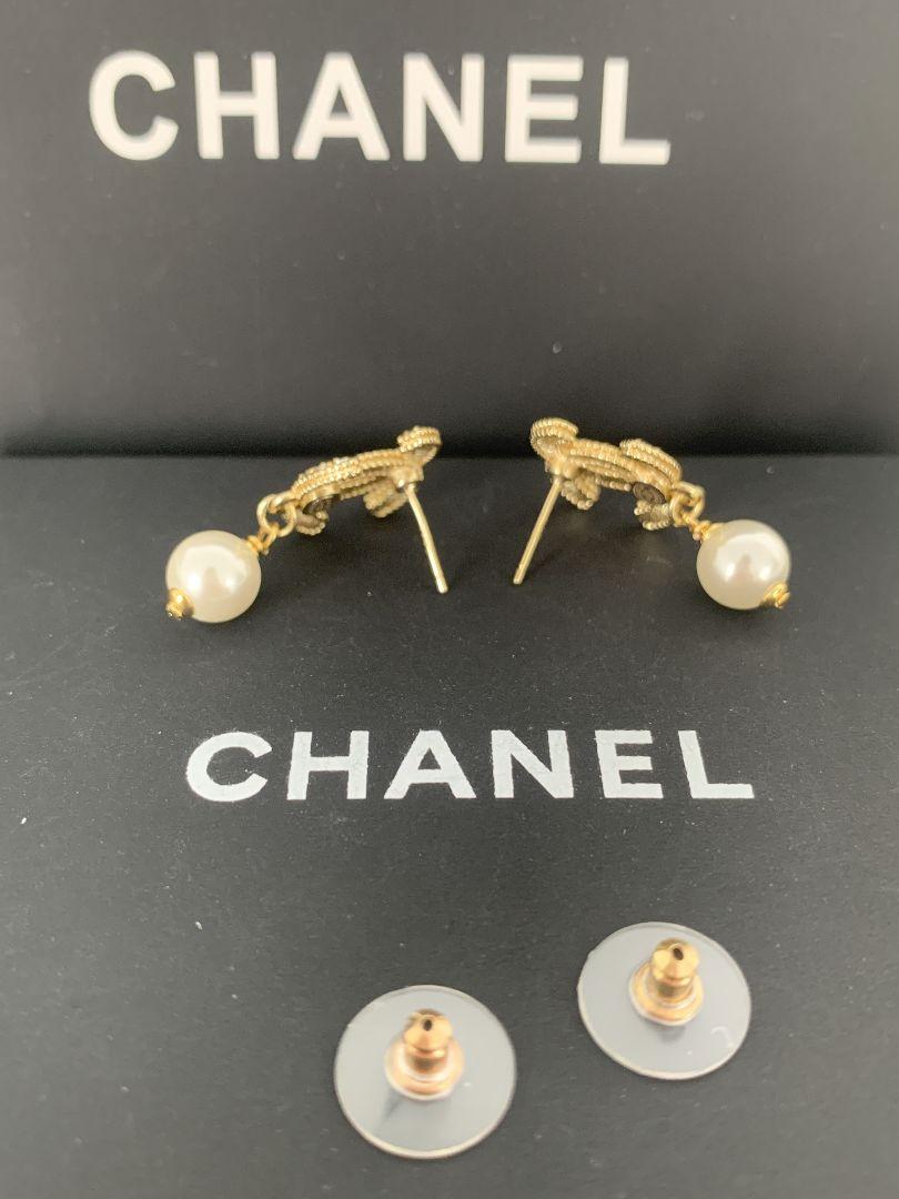 ★愛される定番★【CHANEL】ラインストーンCCとパールピアス CHANEL CCマーク ラインストーン パール ピアス
