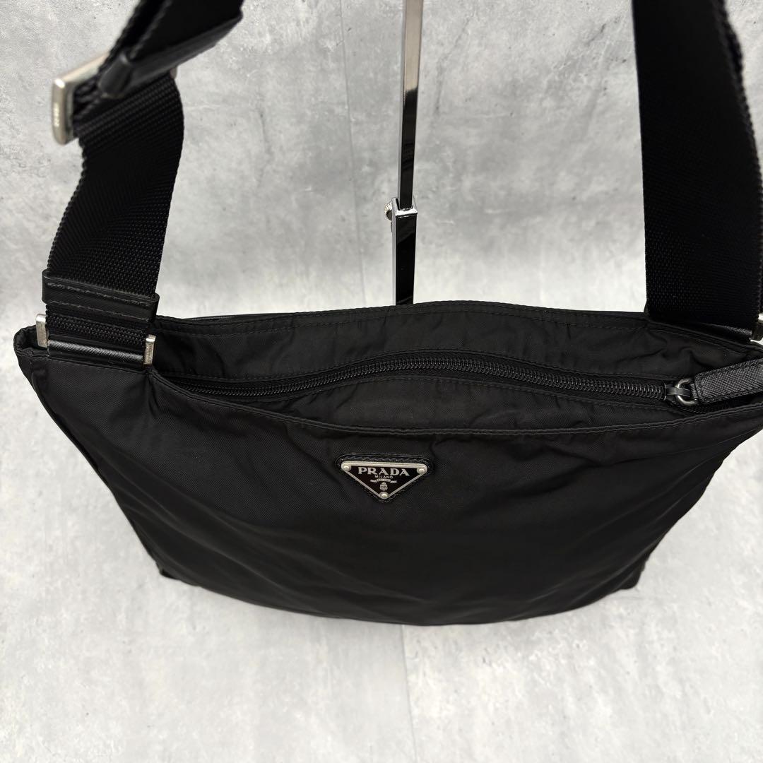 【美品/A4可／カード】✨プラダ　ショルダーバッグ　三角ロゴ　ナイロン　ブラック