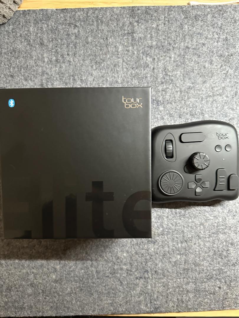 tourbox ツアーボックスエリート 新品未使用品 ブラック Tour Box Elite（ツアーボックス エリート）【本体カラー