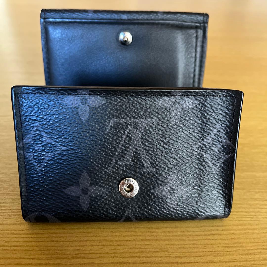 ルイヴィトン モノグラム エクリプス ディスカバリーコンパクト 三つ折り財布