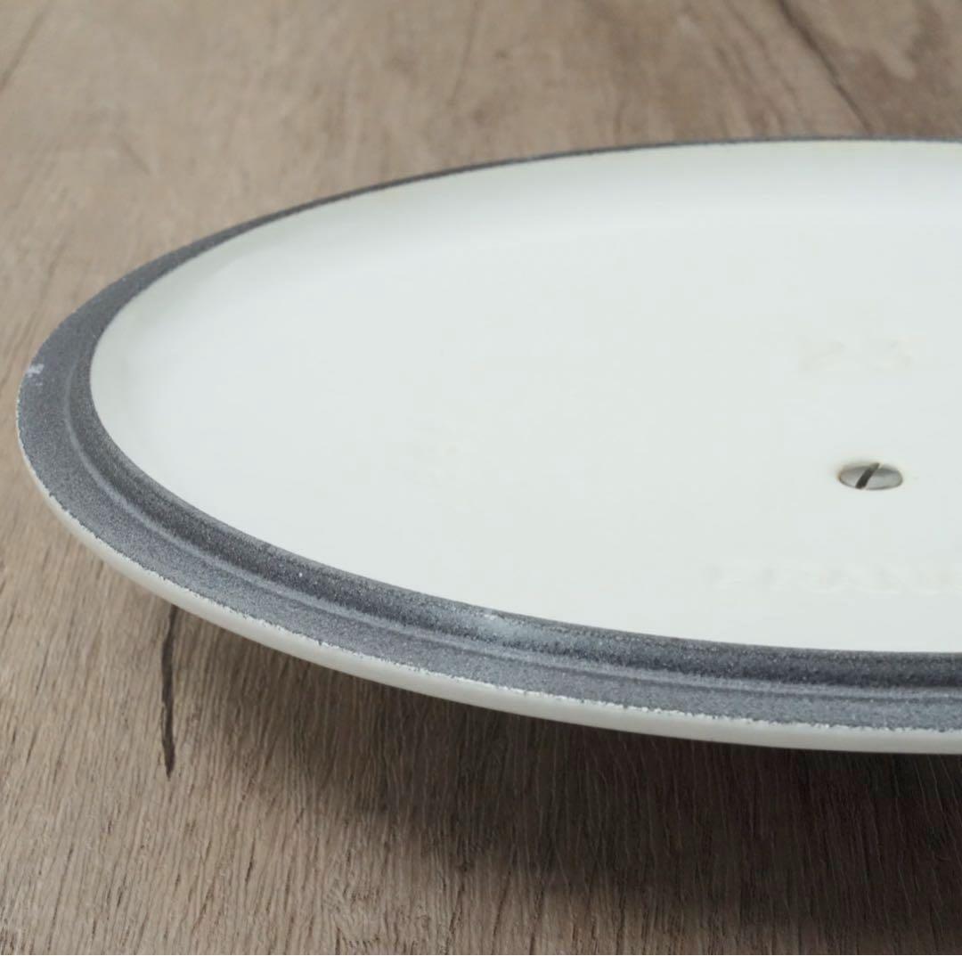 LE CREUSET　ココット オーバル　ホワイト　23cm