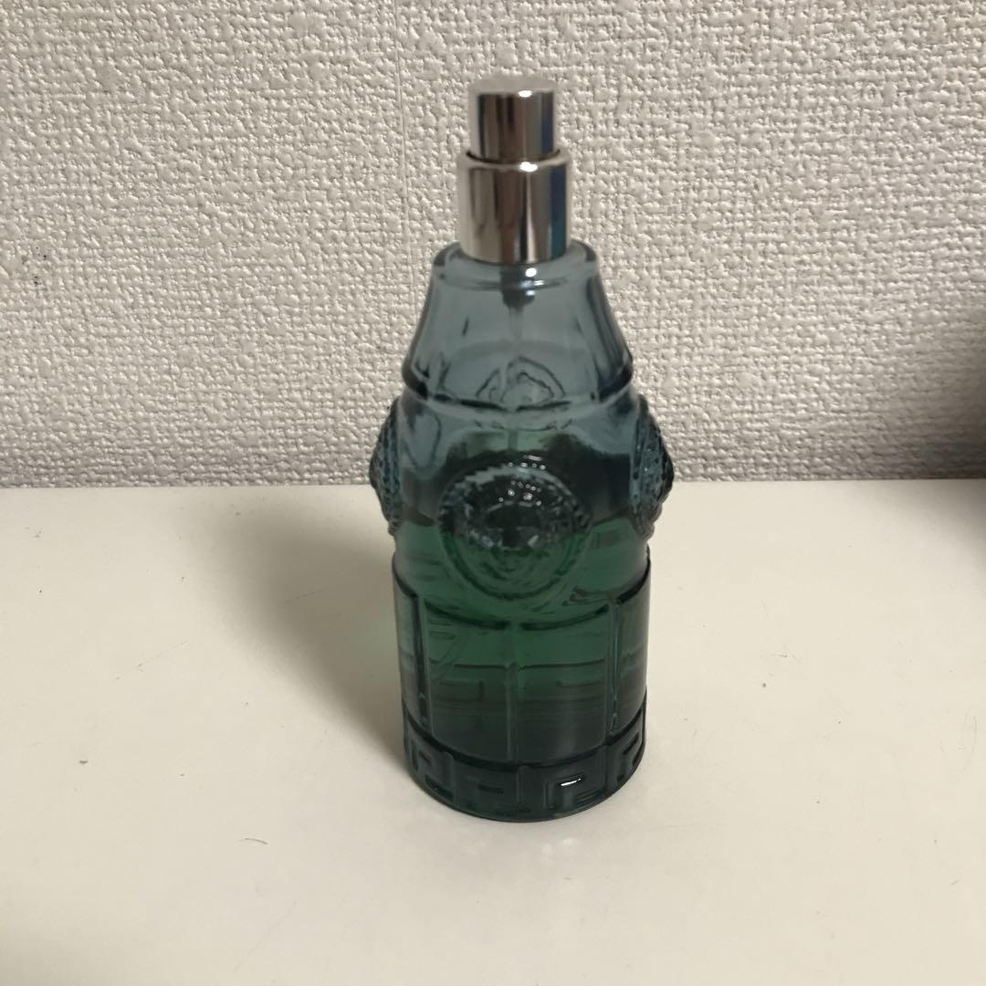 ヴェルサーチ ブルージーンズ オードトワレ 75ml 香水 - メルカリ