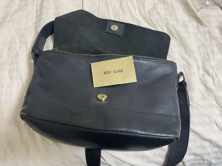 ○待望の再入荷| BICASH レザーショルダーバッグ -