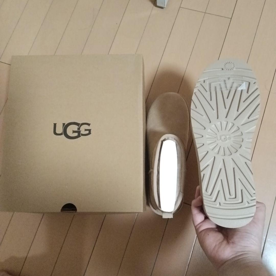 入手困難】UGG箱付き クラッシックウルトラミニプラットフォーム