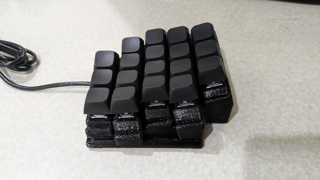 KTさん専用 ゲーム用 自作片手キーボード 5列 画像2