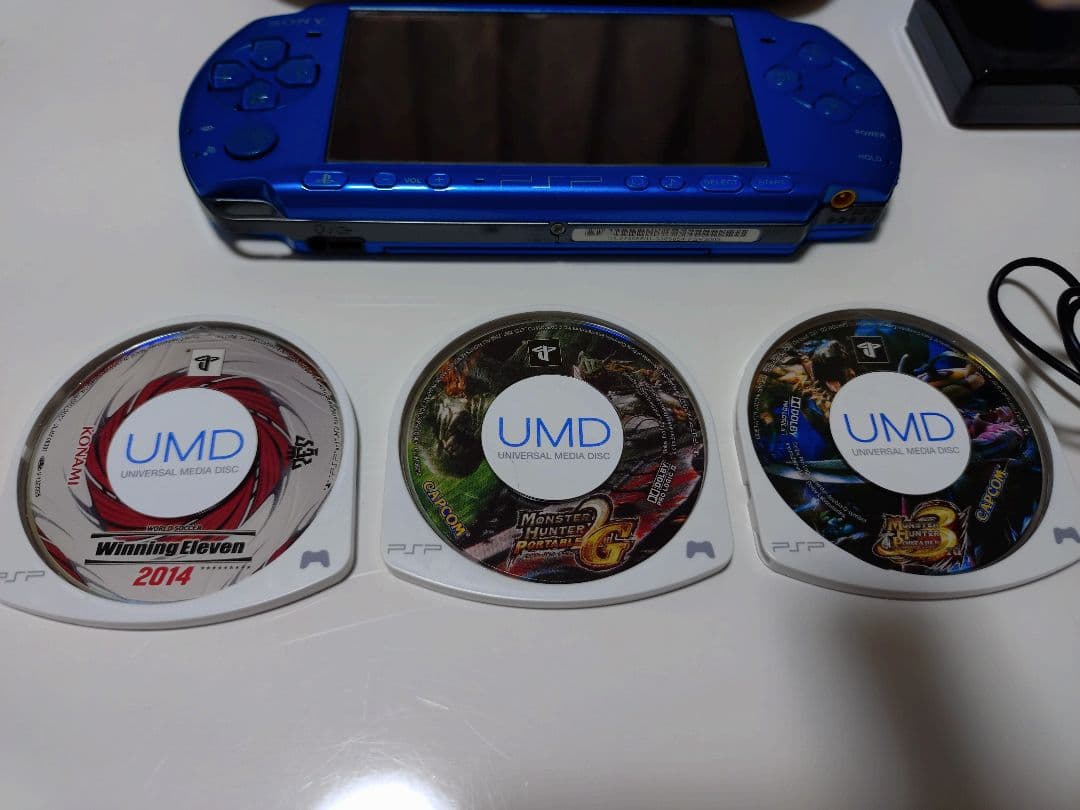 PSP3000　本体　ゲームソフト　充電器　（動作確認済み）