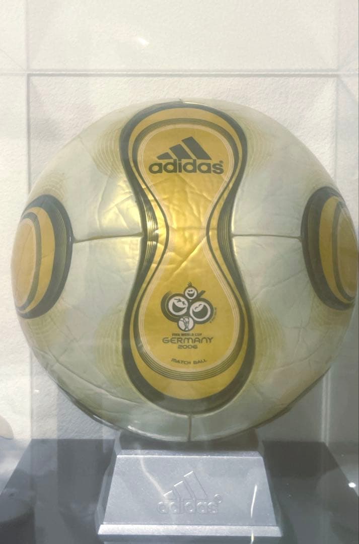 2006年 ワールドカップ決勝ボールadidas