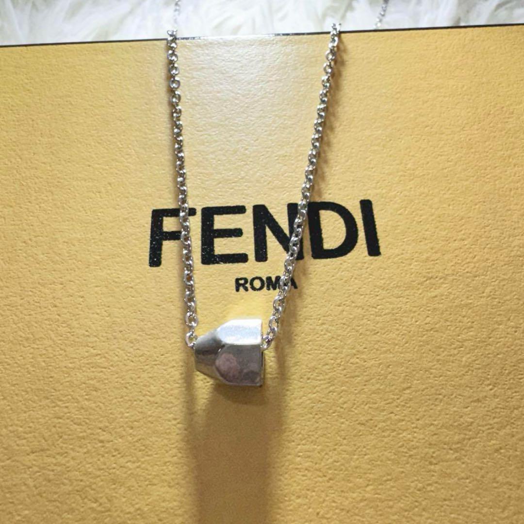 【美品】FENDI フェンディ FF ネックレス チャーム シルバー 45cm