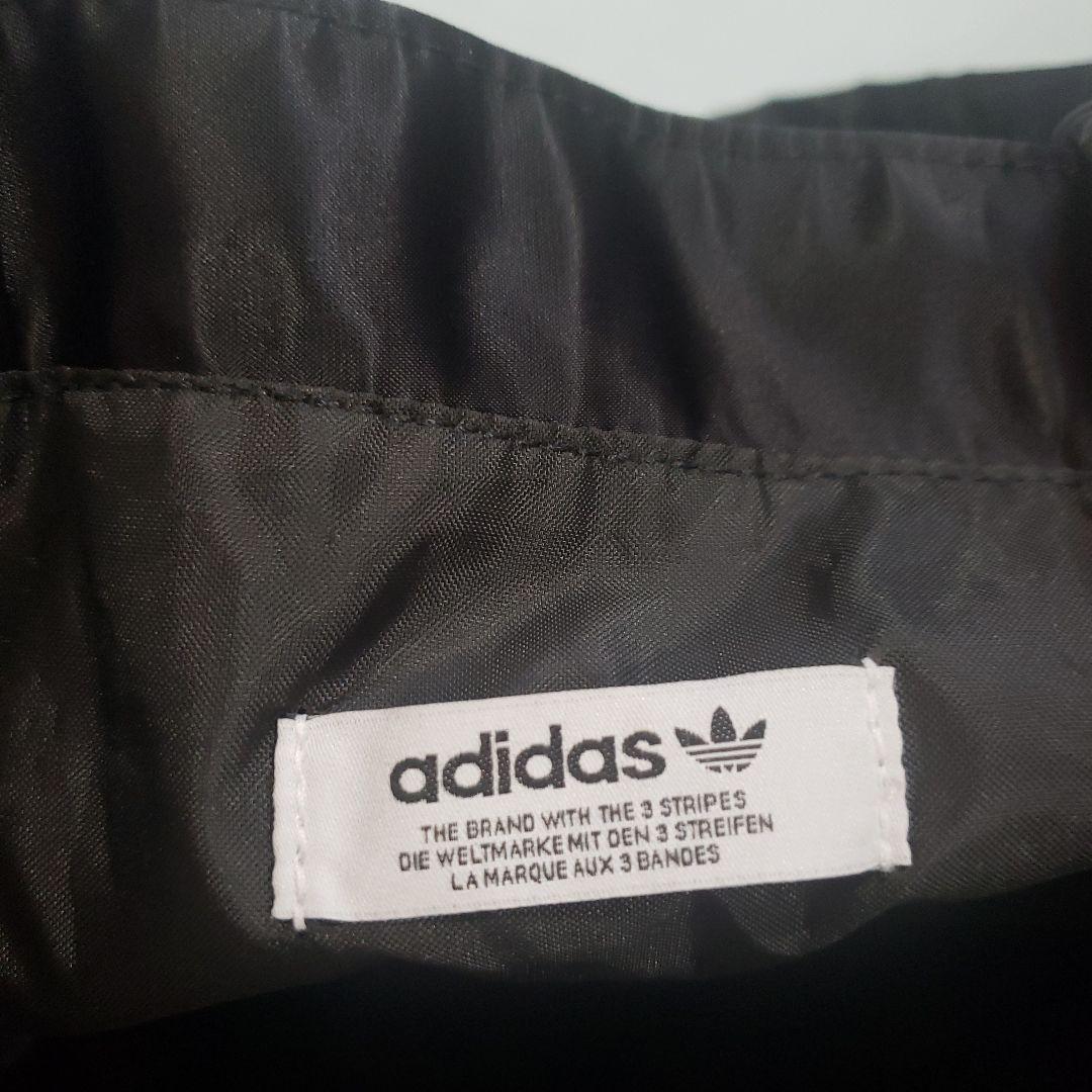 adidasトートバッグ　ブラック