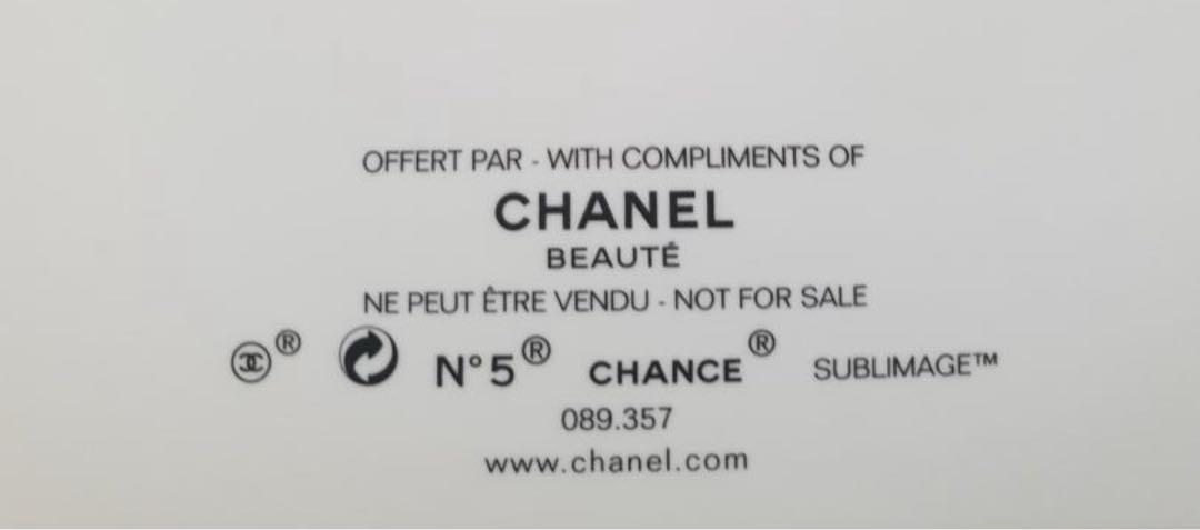 シャネル CHANEL メイクボックス 未開封の方を発送致します♩