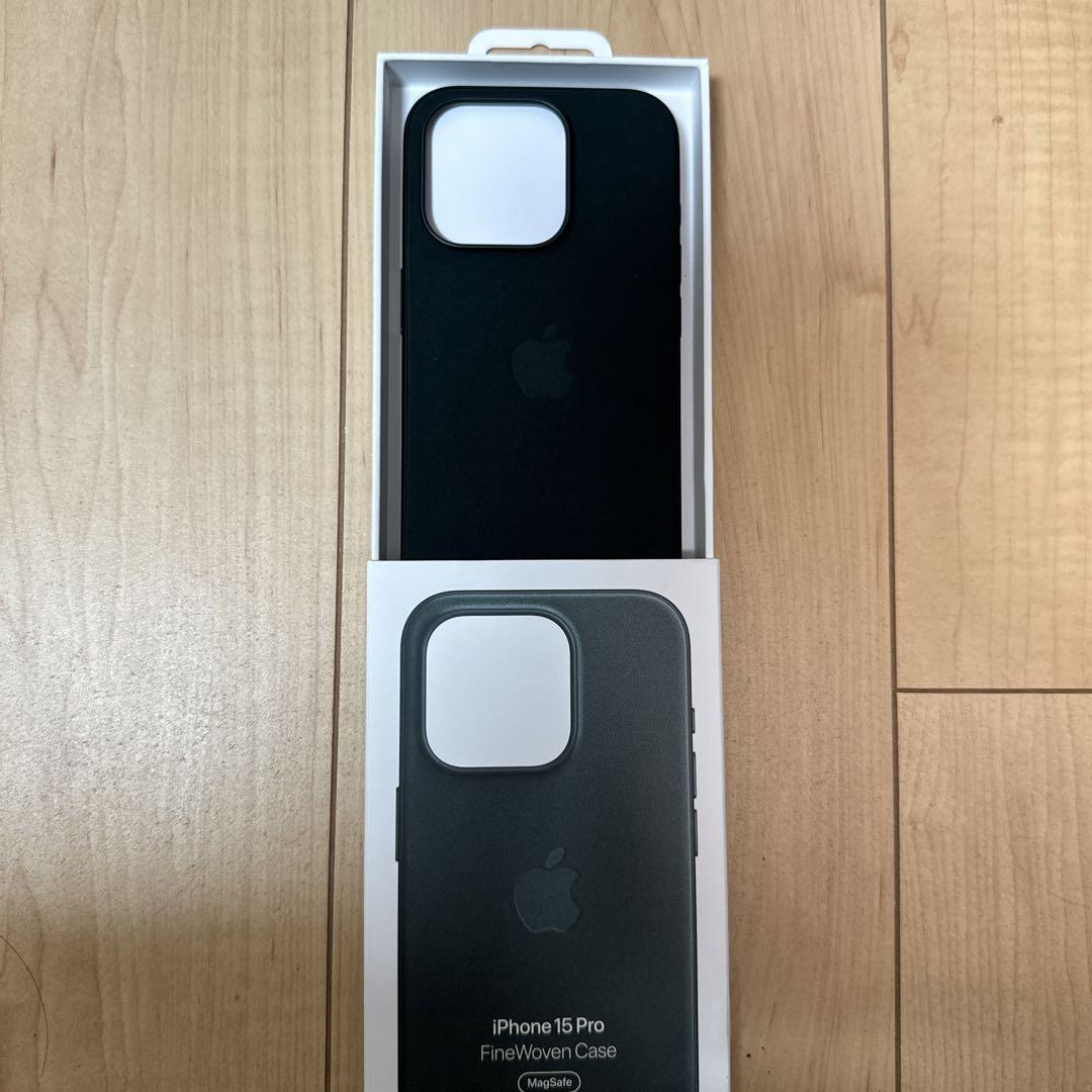 新品】純正 iPhone 15 ファインウーブンケース・エバーグリーン①
