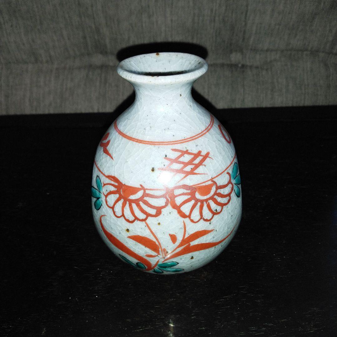 NO 32　赤絵　花瓶　一輪挿し　銘あり「呂」