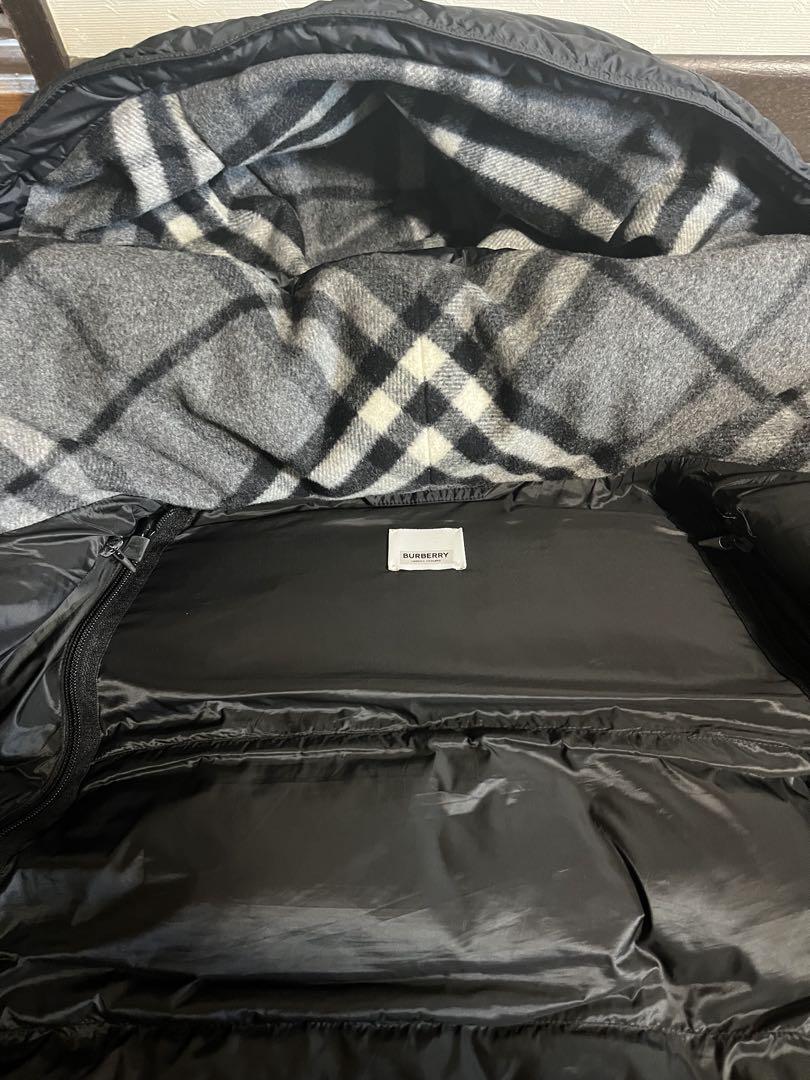 BURBERRY ブラック ダウンジャケット
