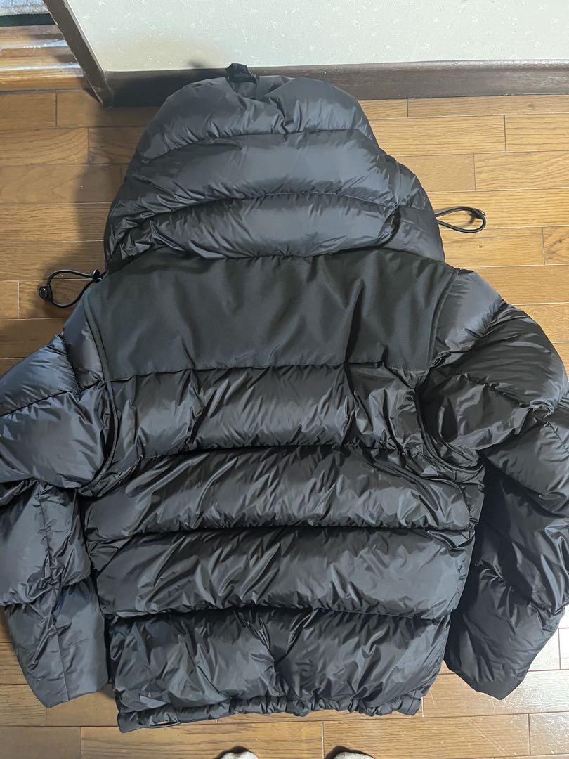 BURBERRY ブラック ダウンジャケット