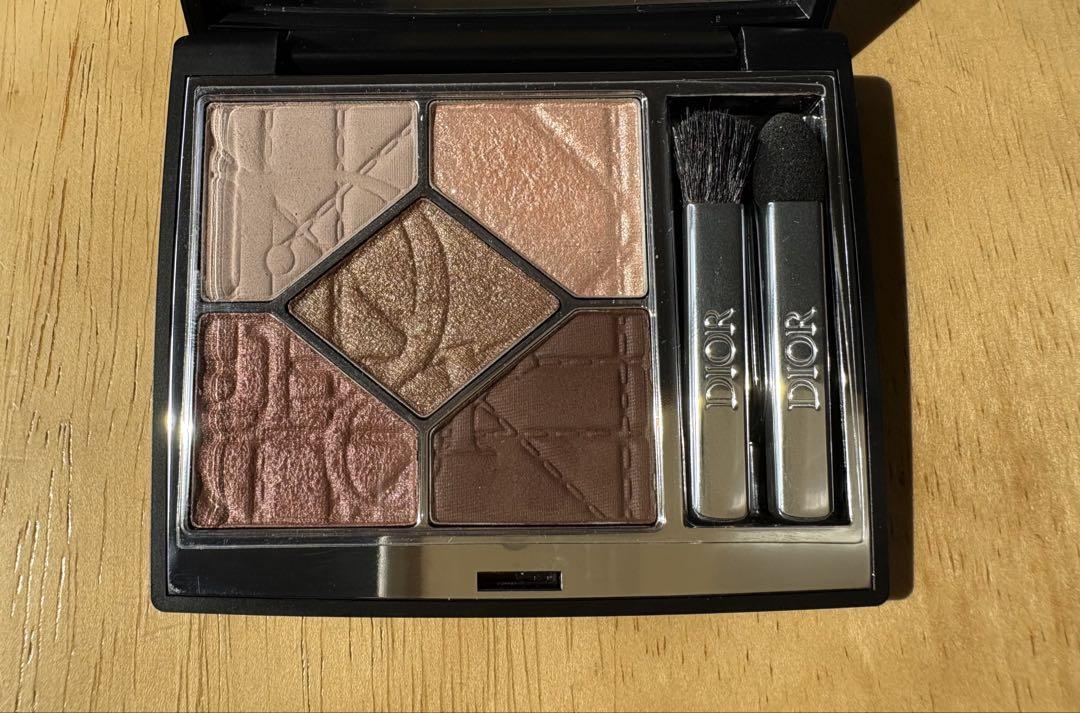Dior ディオールショウ サンククルール 647 シルクトープ