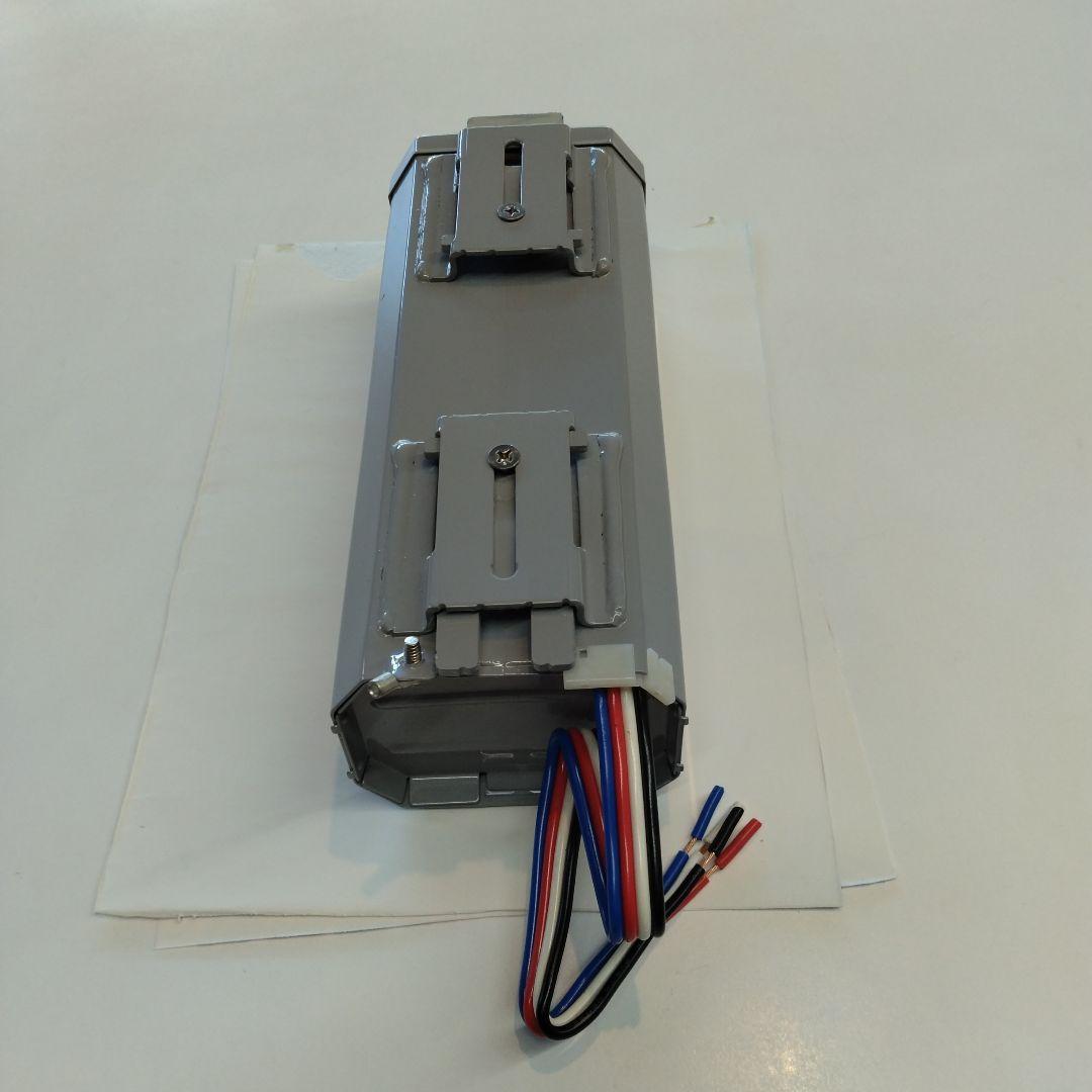 岩崎電気 水銀灯安定器 H4CC2A352(点灯試験で1度だけ使用) 岩崎電気 水銀灯安定器 H4CC2A352(点灯試験で1度だけ使用)