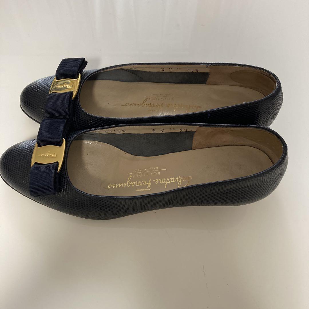 Salvatore Ferragamo ネイビー ローファー