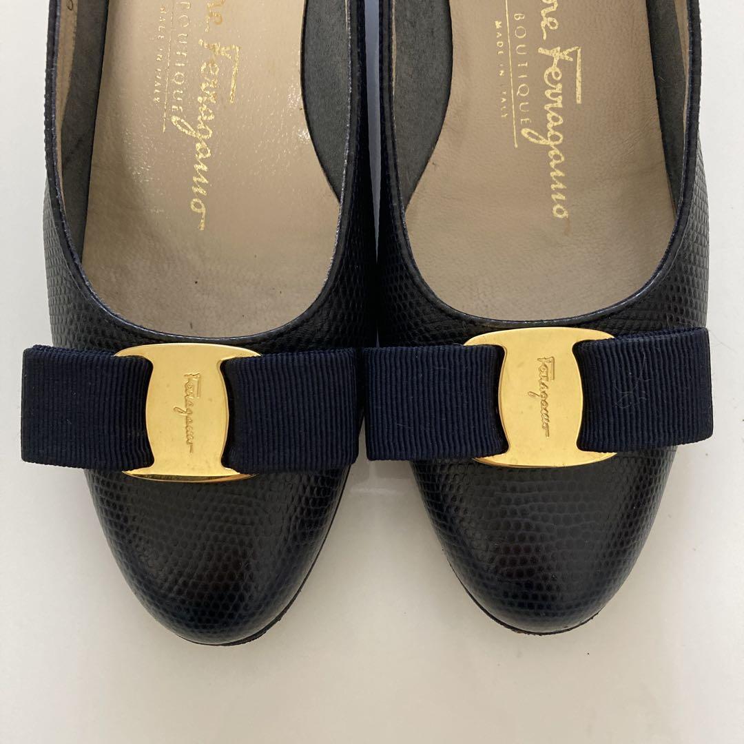 Salvatore Ferragamo ネイビー ローファー