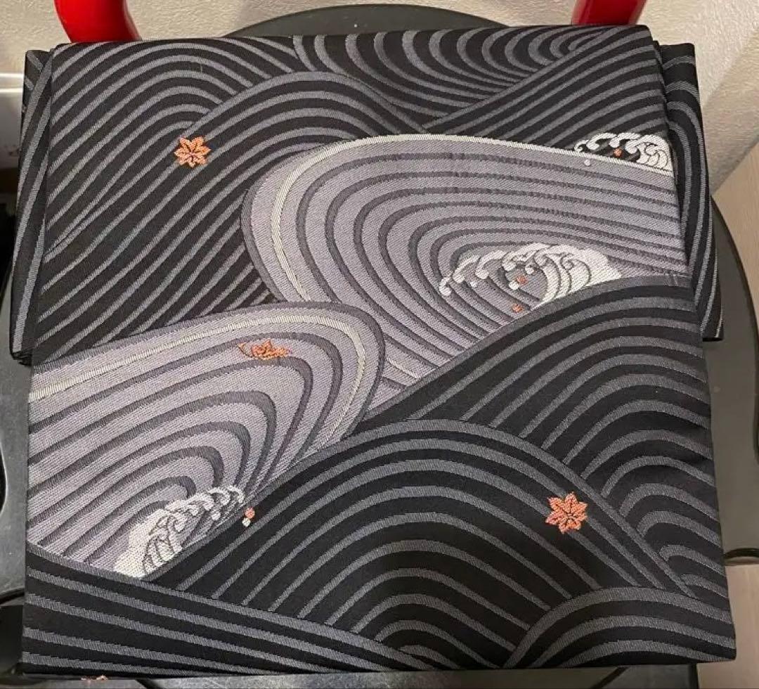 名古屋帯 黒地　波