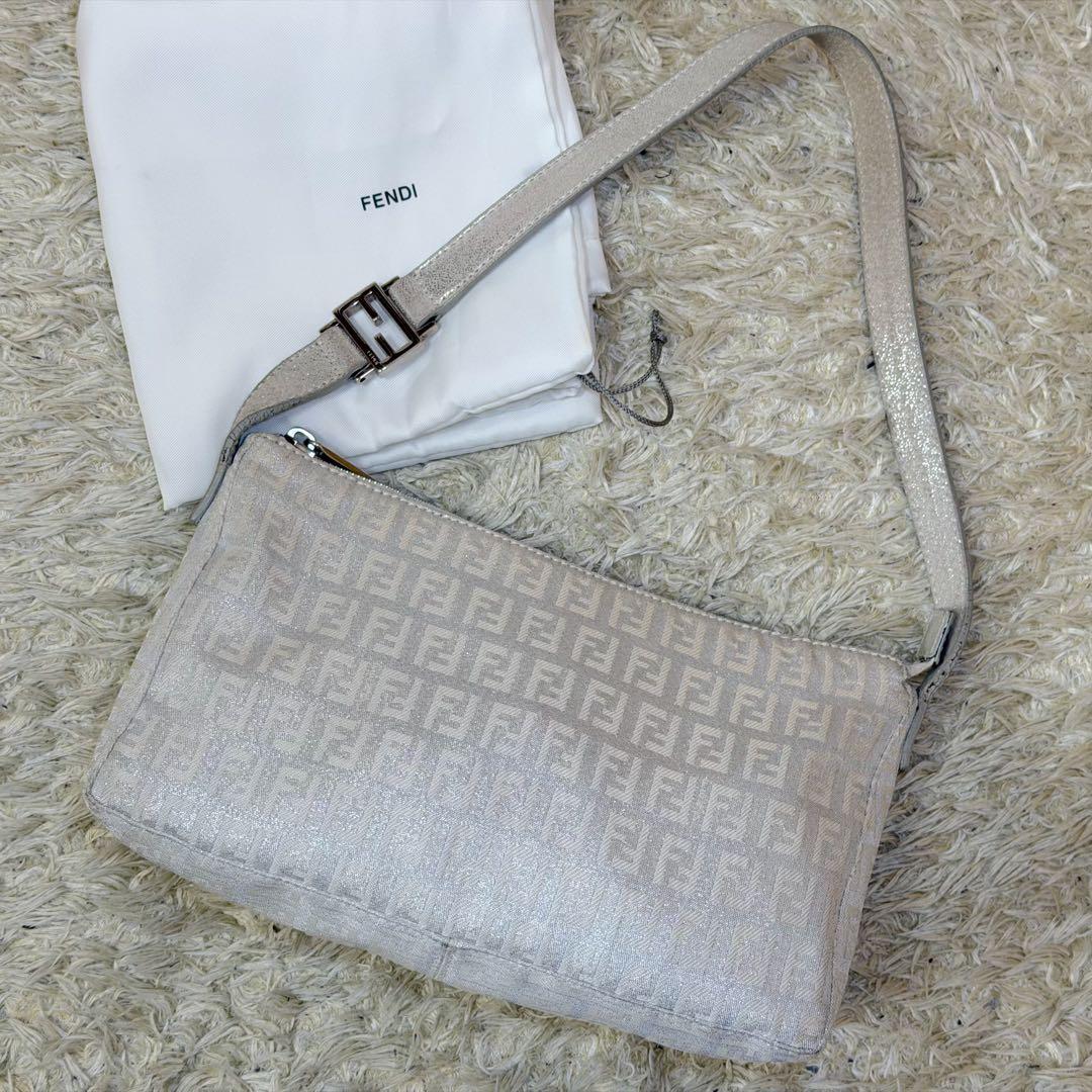 FENDI ポーチ ズッキーノ ハンドバック シルバー ラメFendi