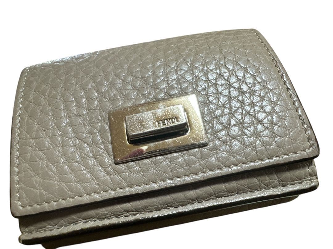 美品♡FENDI ピーカブーセレリア 三つ折り財布 匿名配送 美品♡FENDI ピーカブーセレリア 三つ折り財布 匿名配送