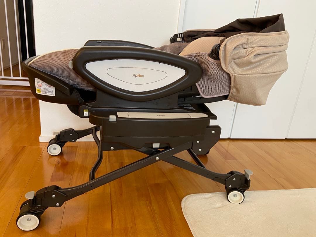 【美品】Aprica ユラリズムオート