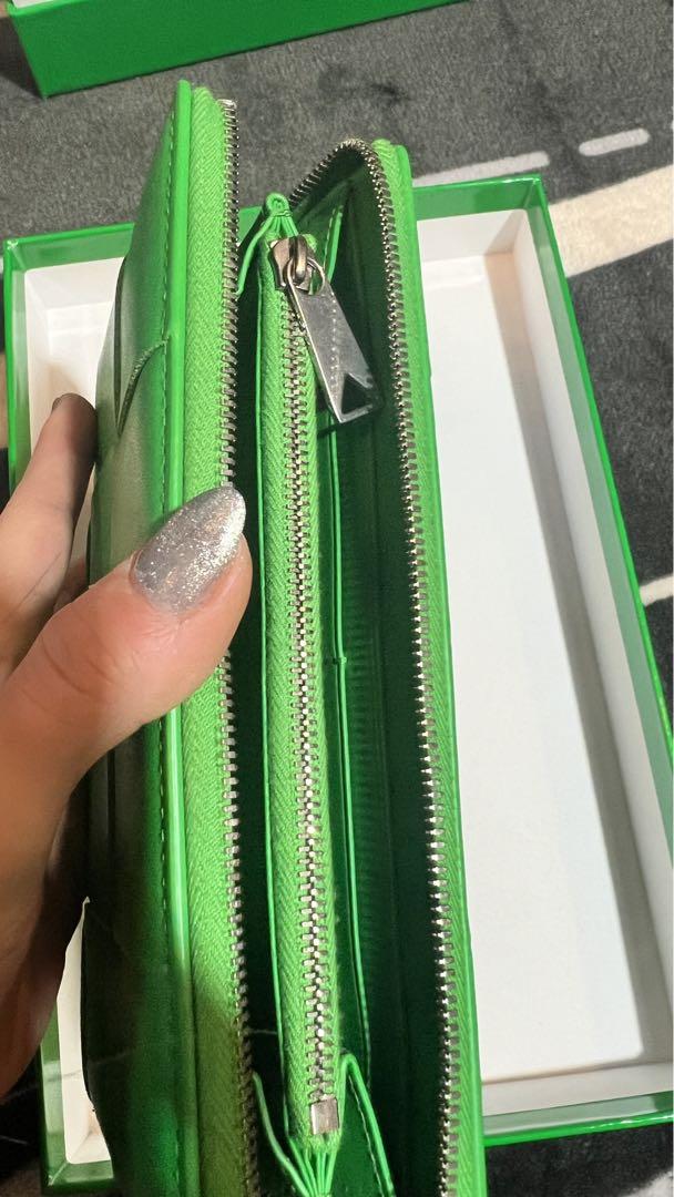 イントレチャート カセット ジップアラウンドウォレット　週末まで1万値下げ