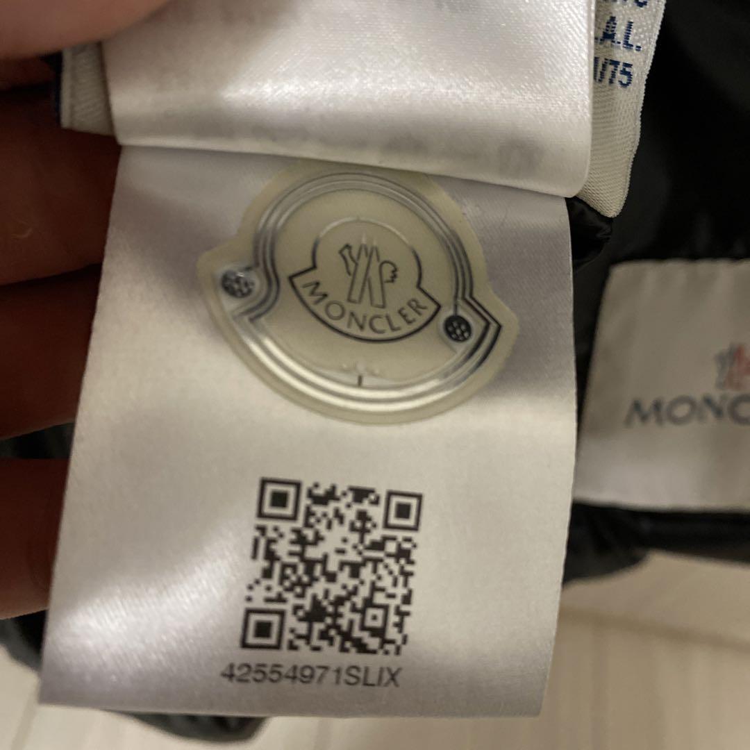 MONCLER ダウンベスト　メンズ