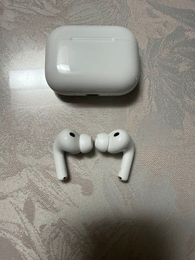 美品!AirPods Pro 3 充電ケース付き 美品!AirPods Pro 3 充電ケース付き