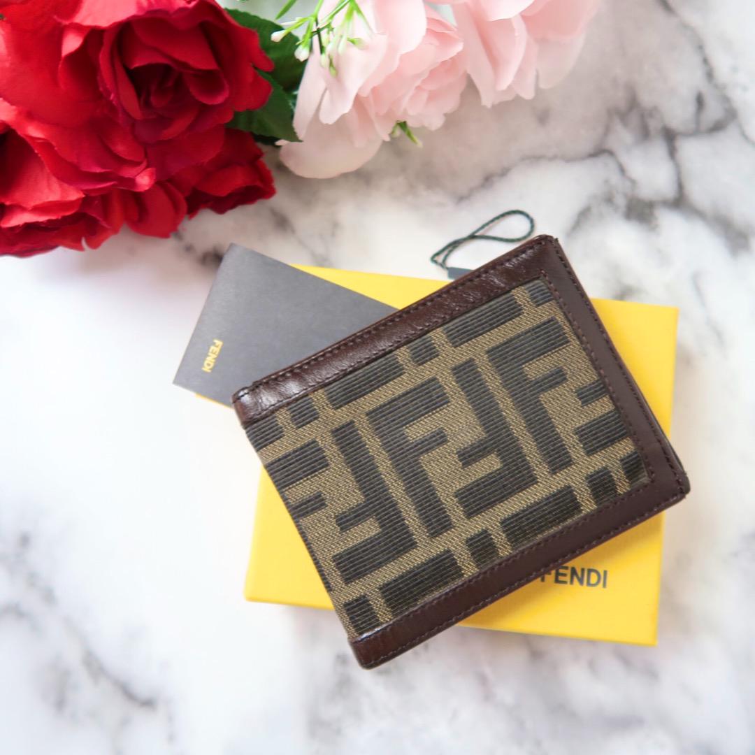 s348 良品!FENDI フェンディ ズッカ柄折り財布二つ折りレザーキャンバス