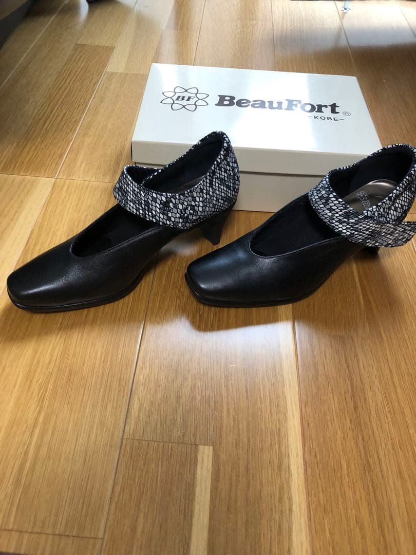 ビューフォート　ストラップ美脚デザインパンプス　　一回使用