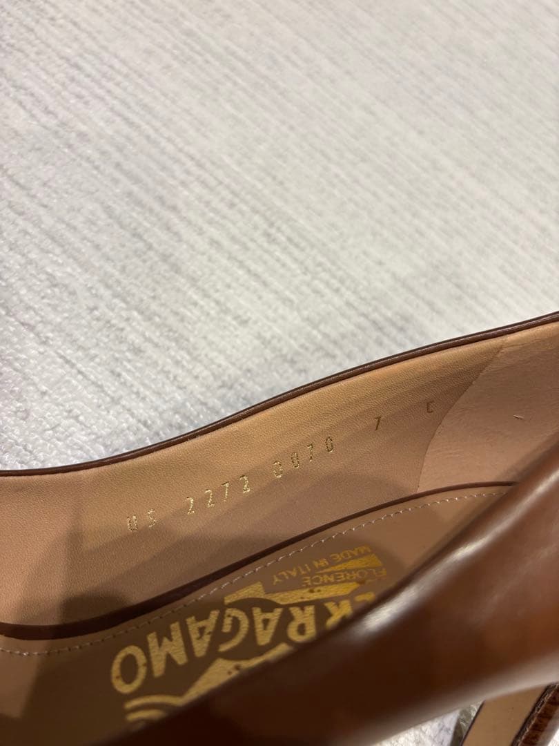 新品未使用⭐︎フェラガモ　ヒールパンプス7 ブラウン
