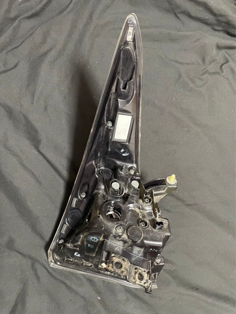 最も優遇 50プリウス テールランプユニット 上部のみ