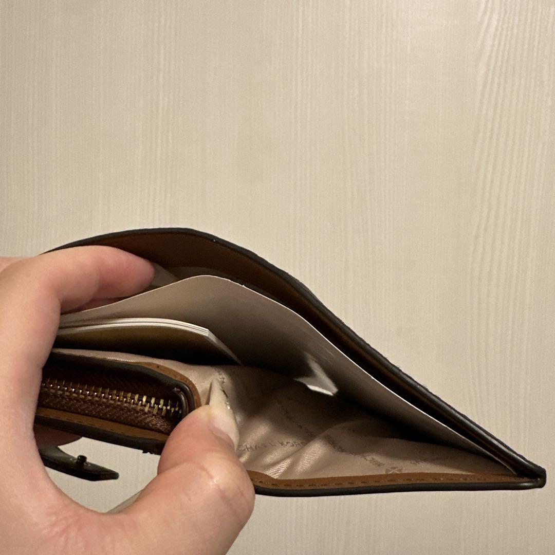 マイケルコース　二つ折り財布