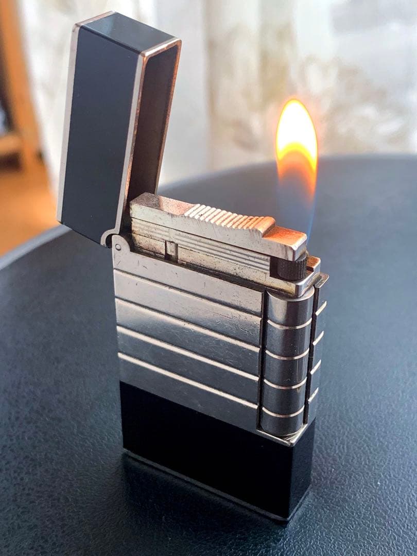 開閉音はとても良い良好音◯ デュポン ガスライター シルバーブラック