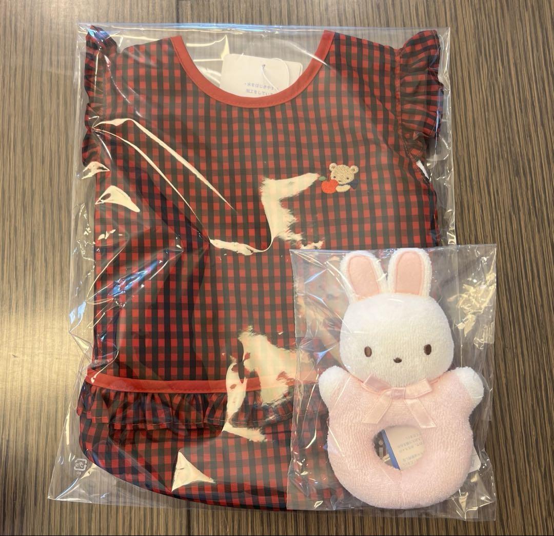 新品未使用　ファミリア　エプロン　ラトル　うさぎ　おもちゃ　ベビー