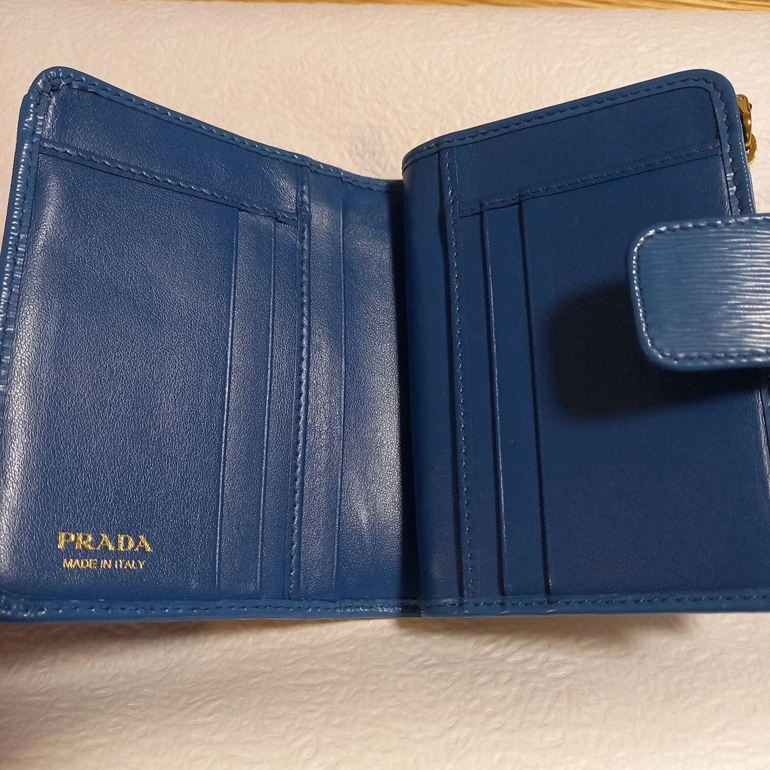 PRADA 二つ折り財布 青 レザー製　美品