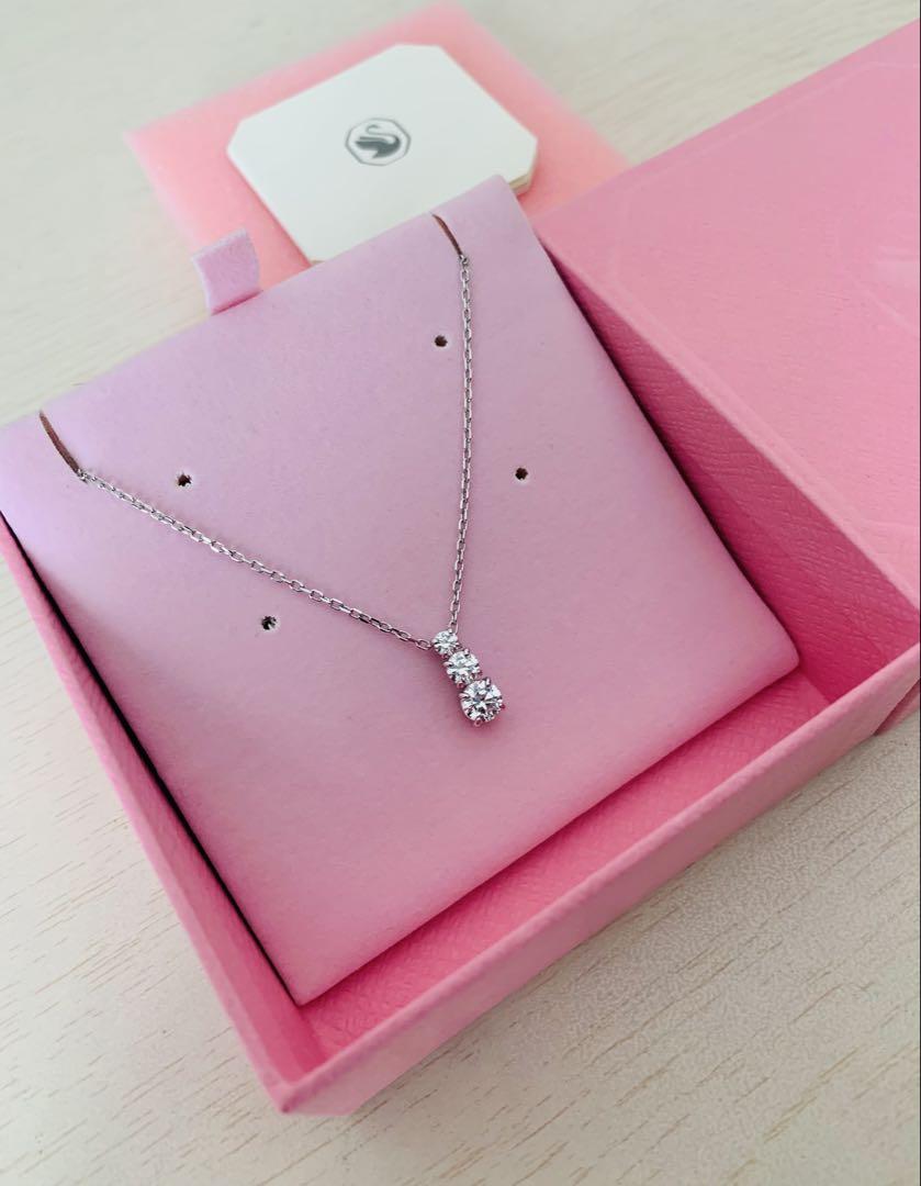 ほぼ新品　スワロフスキー Stilla Attract ネックレス