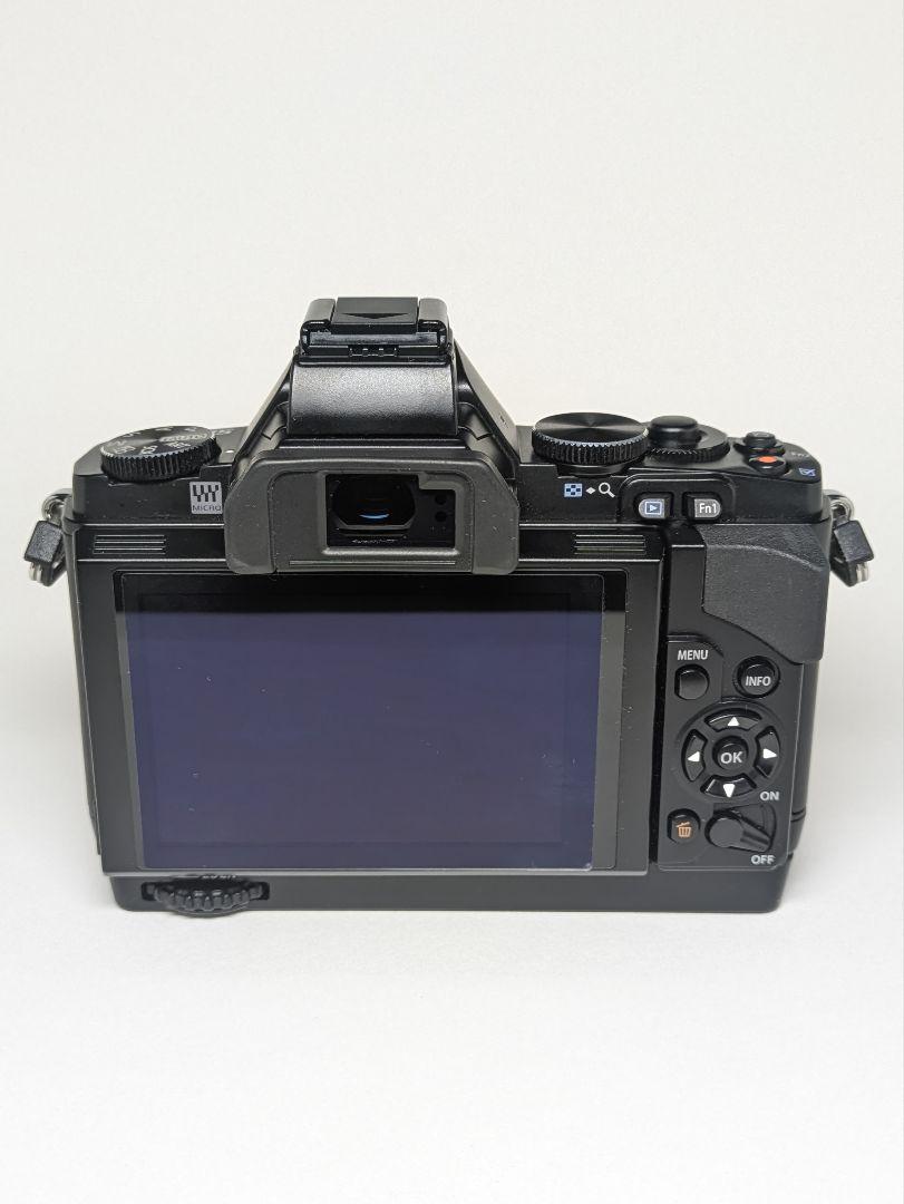 【超美品 シャッター回数1652回】オリンパス　OM-D E-M5 グリップ付き