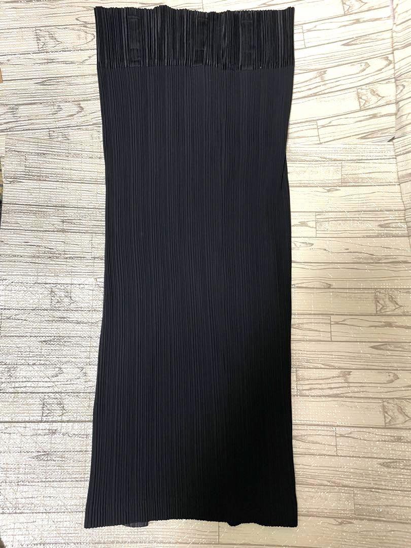 ISSEY MIYAKE イッセイミヤケ光沢プリーツロングスリットドレス