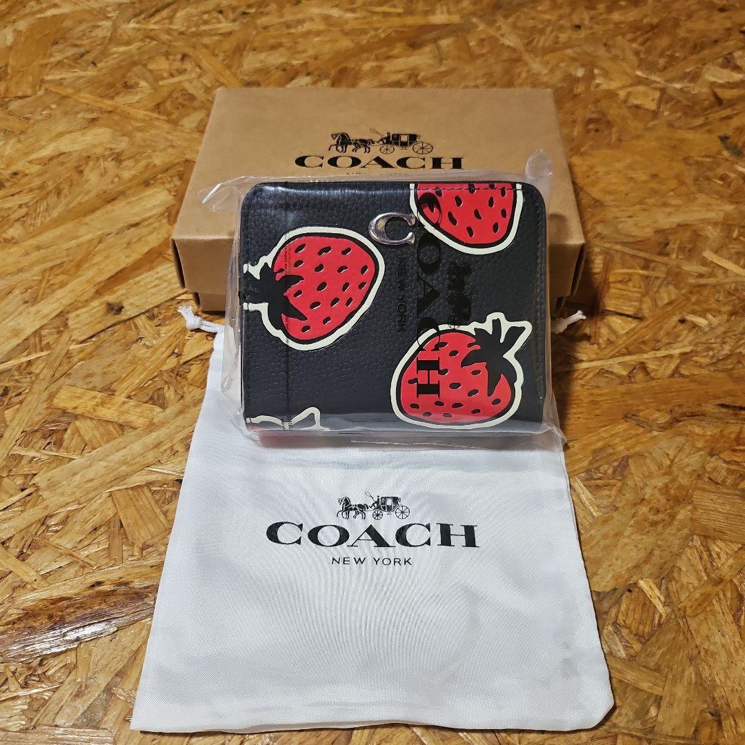 COACH いちご 二つ折り財布 COACH 二つ折り財布 いちご柄
