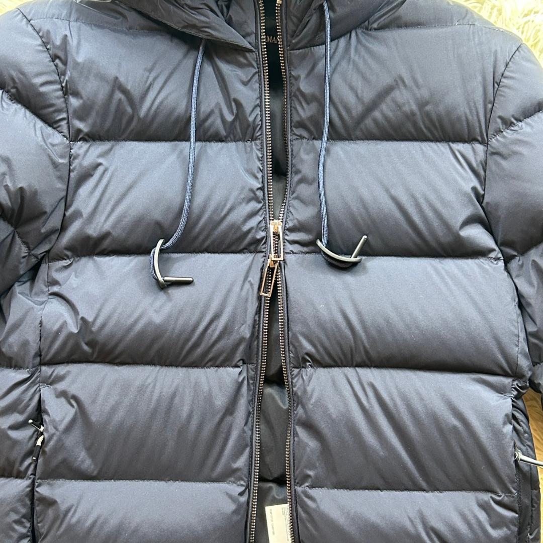 ARMANI エンポリオ アルマーニ イーグルロゴ　ロゴフード　ダウンジャケット