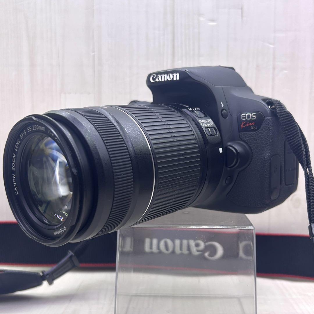 Canon EOS Kiss X6i本体とレンズのみ(レンズカバーがありません)