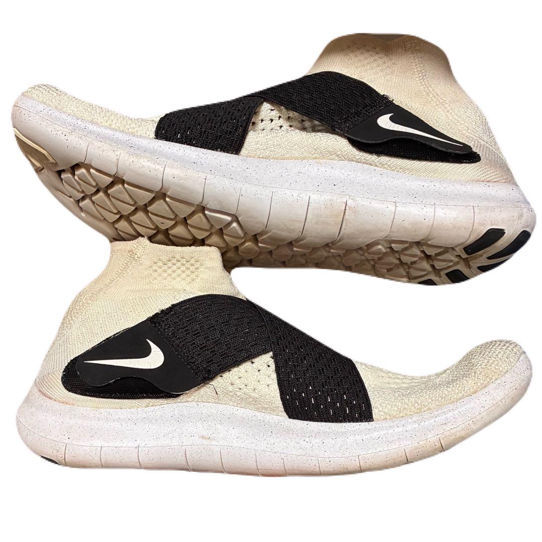 【お気にいる】 ナイキ 美品NIKE フリーランモーションフライニット ホワイト 24 靴