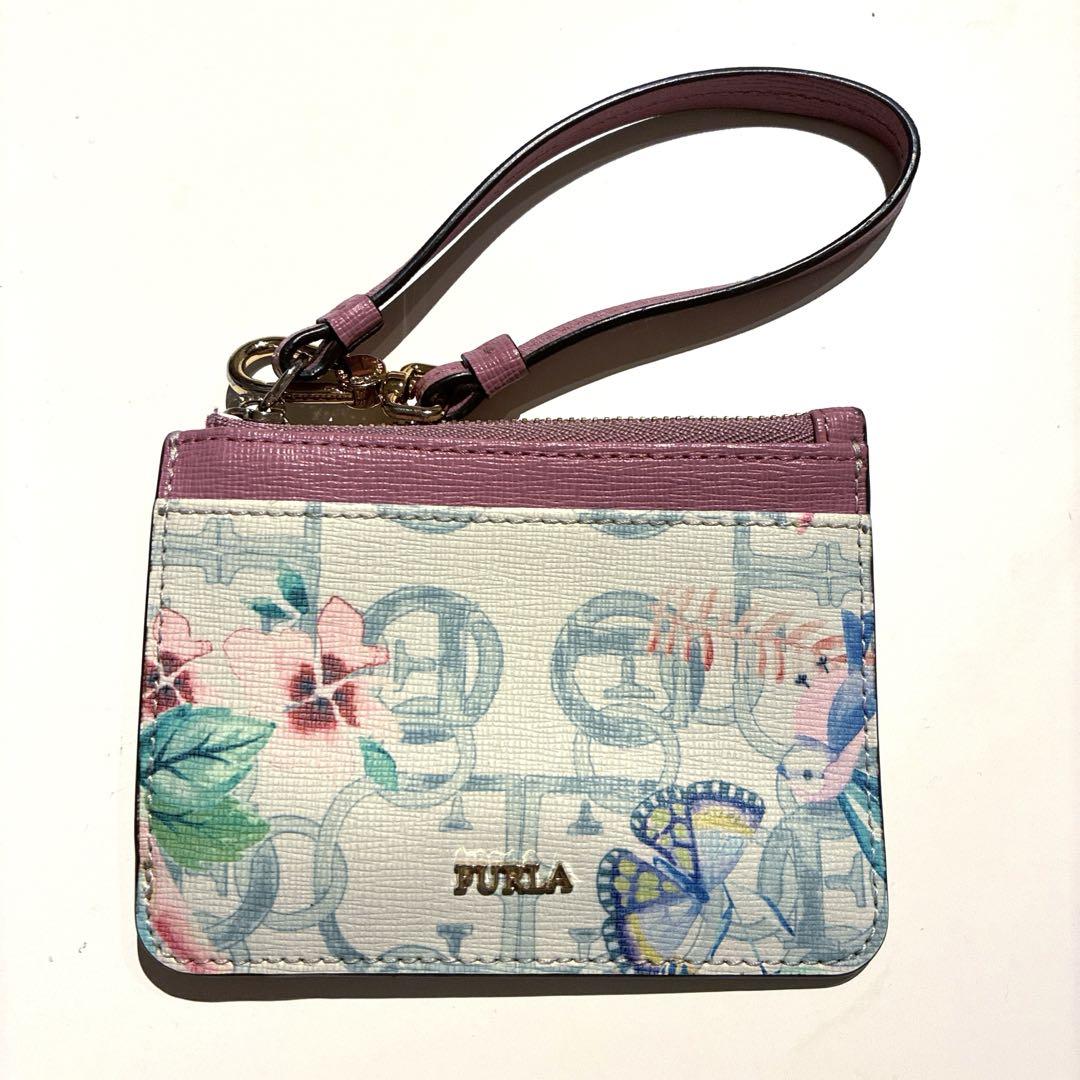 【美品】FURLA フルラ カードケース 定期入れ キーリング ストラップ付き