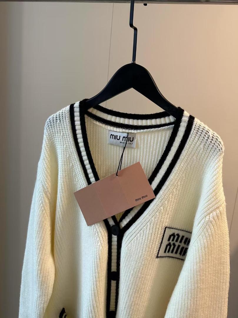 MiuMiu カーディガン·コート