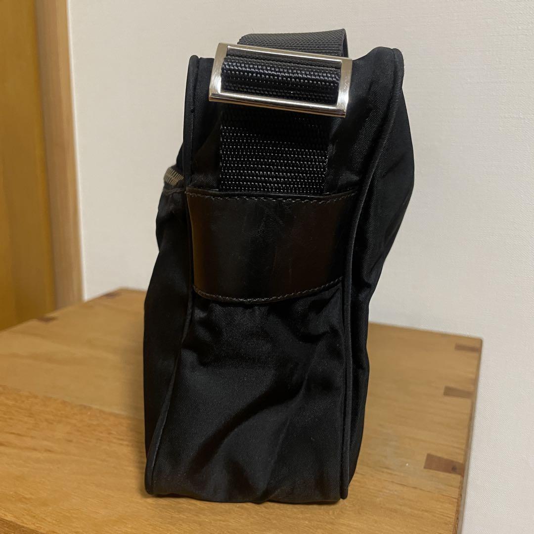 【良品】PRADA ブラック ナイロン ショルダーバッグ プラダ
