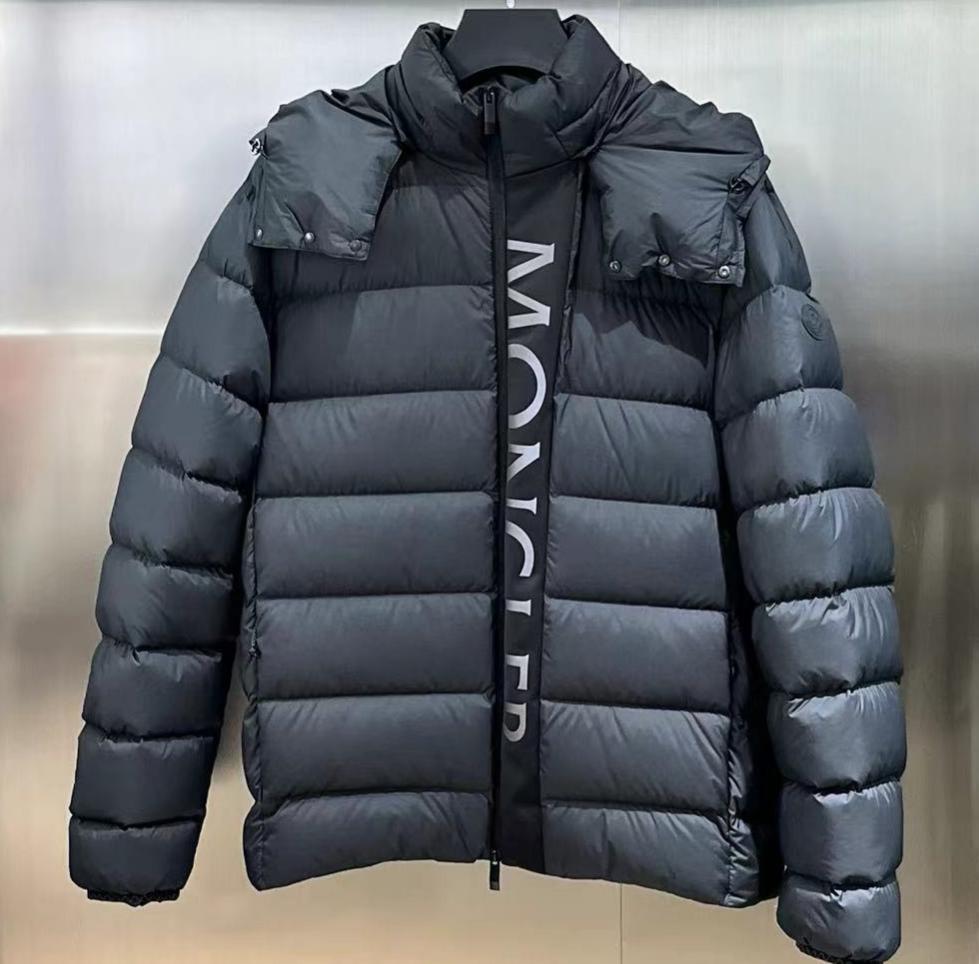 MONCLERメンズの秋冬ダウンジャケットが超人気ですTQ